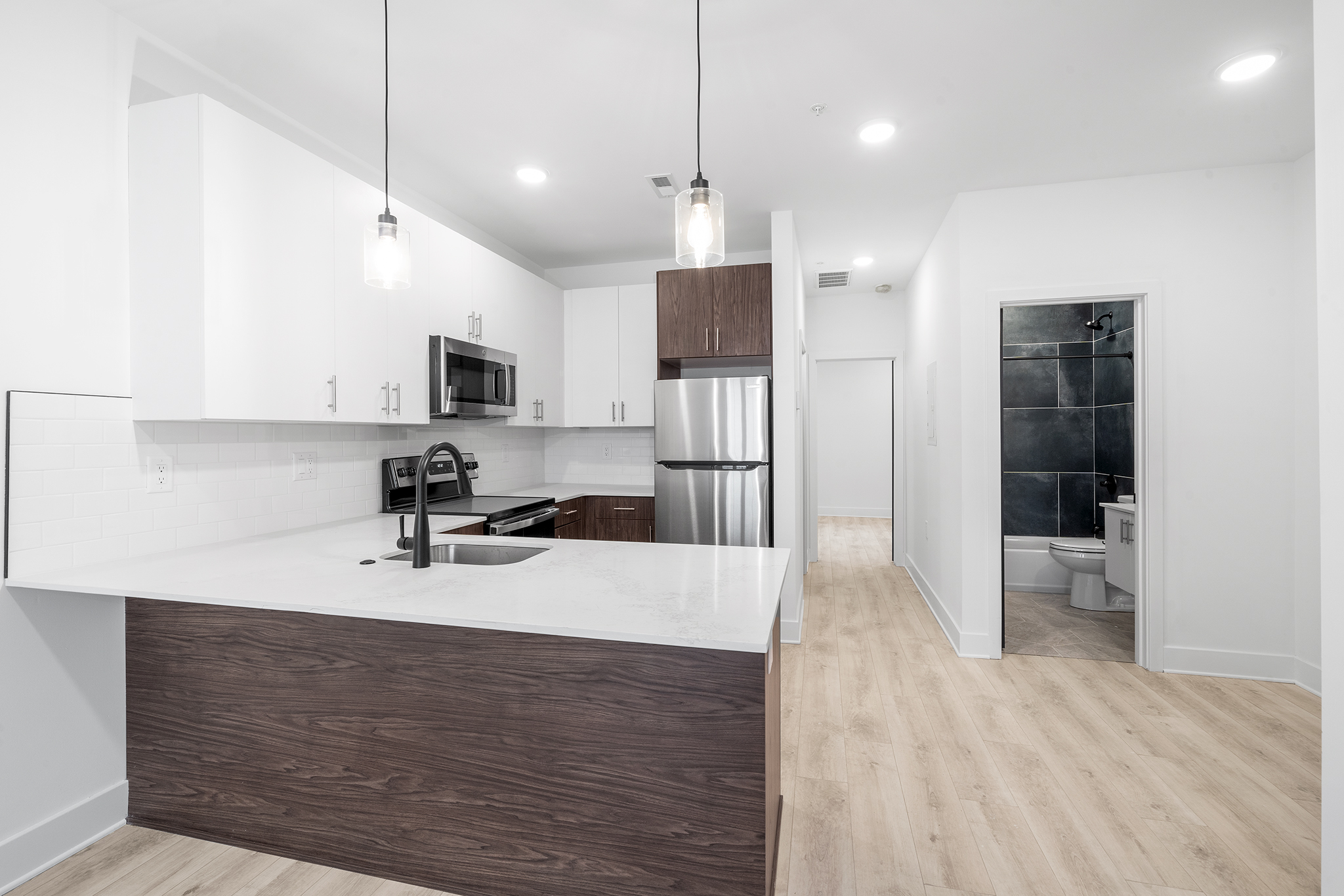 943 Washington Avenue - 202